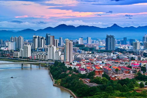 經(jīng)濟日報 頭版頭條聚焦贛州 加快振興發(fā)展 打造 紅色樣板